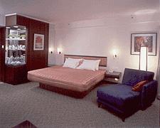 Regal Airport Room