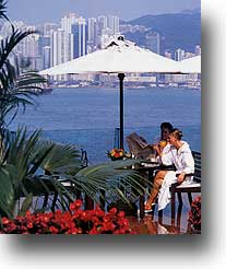 Erleben Sie den phantastischen Blick von Hong Kong Regent's Terrasse