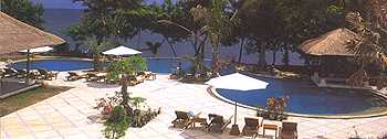 The large pooldeck