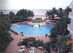 Einer der drei Swimmingpools