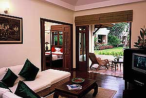 Jacuzzi Villa - Living Room