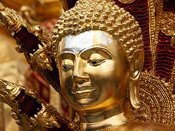 Goldener Buddha im Wat Doi Suthep