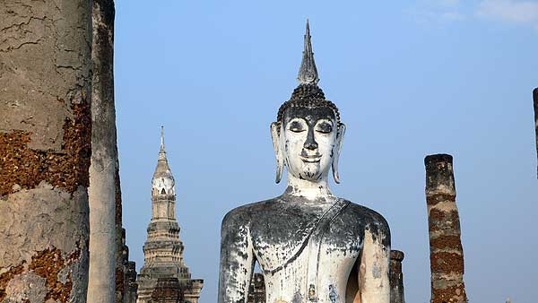 Buddha Staue im Wat Mahatat - Sukothai