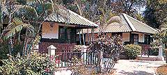17 Bungalows sind um 1000 m2 Poollandschaft gebaut......