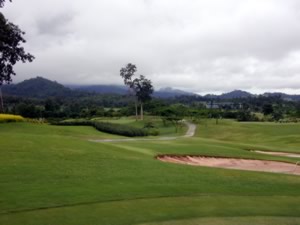 Soi Dao Highland Hotel / Golf Course